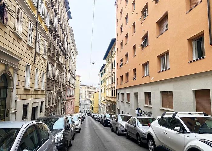 Blucavana, Casa Vacanze In Centro A Trieste